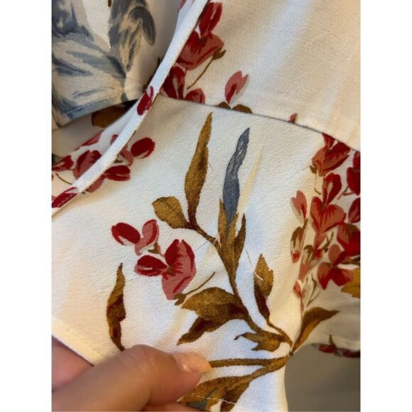 Vince Camuto Floral Flutter Sleeve Dress sz M Flouncy Hem Romantic Date - Picture 11 of 12